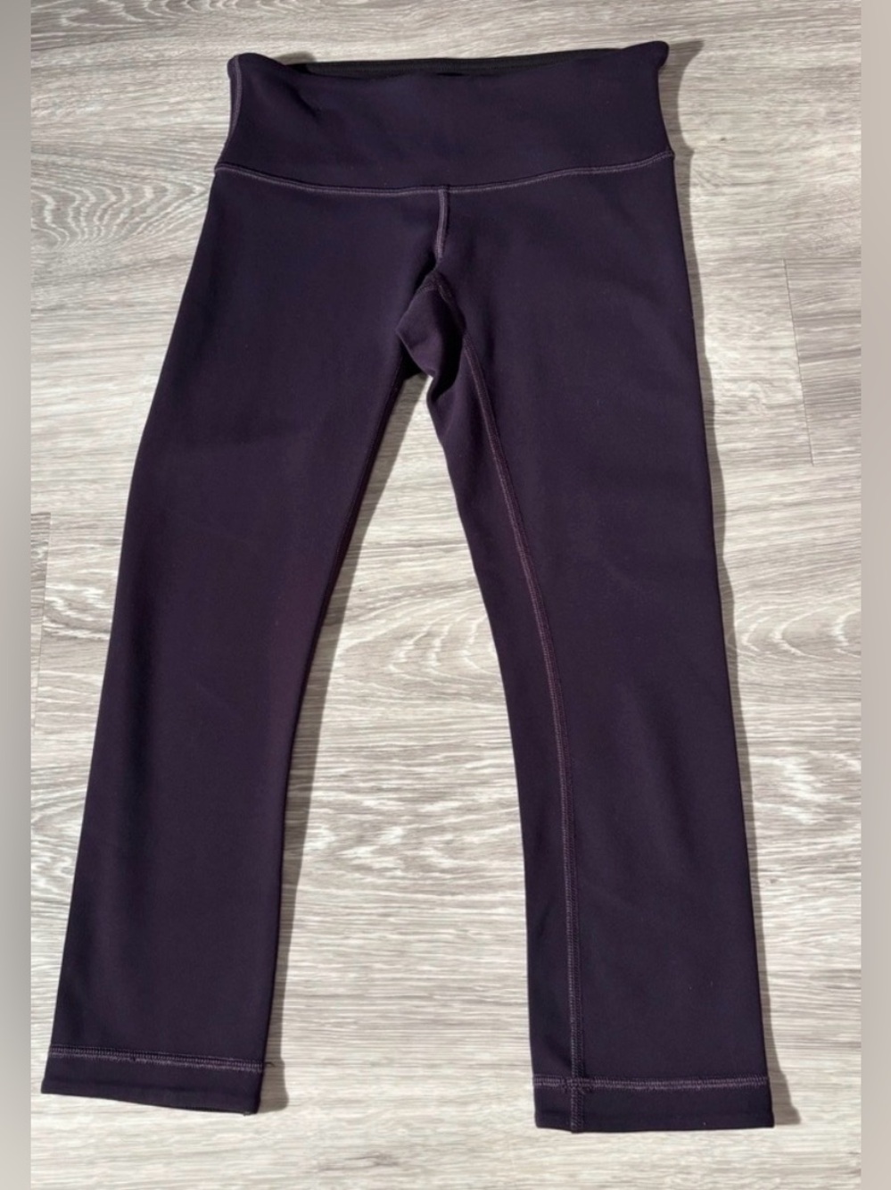 Lululemon Cropped Purple Leggings Size 4